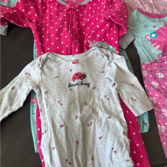 18M pajama bundle - Picture 2 of 5